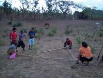 Nicaragua: nouvelle antenne et plantation dans une école