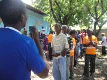 Une équipe de la Minustah et Terre des Jeunes Gonaïves a inauguré le projet des latrines écologique