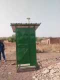 Latrines familiales finies avec ossatures métalliques déplaçables/Association SEEPAT