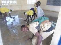 Vendredi 8 janvier 2016 : Journée nationale de la salubrité en milieu scolaire, observée à l'Institut de l'Enseignement Secondaire Eden de Yamoussoukro