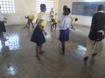 Vendredi 8 janvier 2016 : Journée nationale de la salubrité en milieu scolaire, observée à l'Institut de l'Enseignement Secondaire Eden de Yamoussoukro