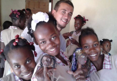 TERRE DES JEUNES-Gonaïves fait l'introduction l’art Plastique et arts de la marionnette dans les écoles